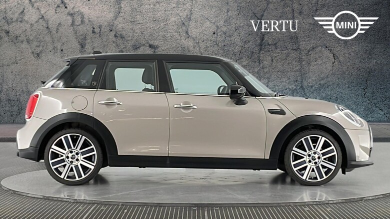 MINI Hatchback 1.5 Cooper Exclusive 5dr Auto [Comfort Pack] Petrol Hatchback